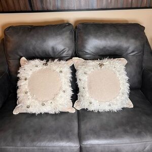 Devi‎ Designs Holiday Wreath Pillows Chenille Feathers Embellishments Christmas